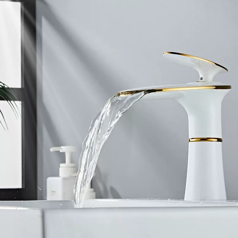 White/Black Gold Waterfall Bas - Home Hardware Bathroom Faucets recension och pris